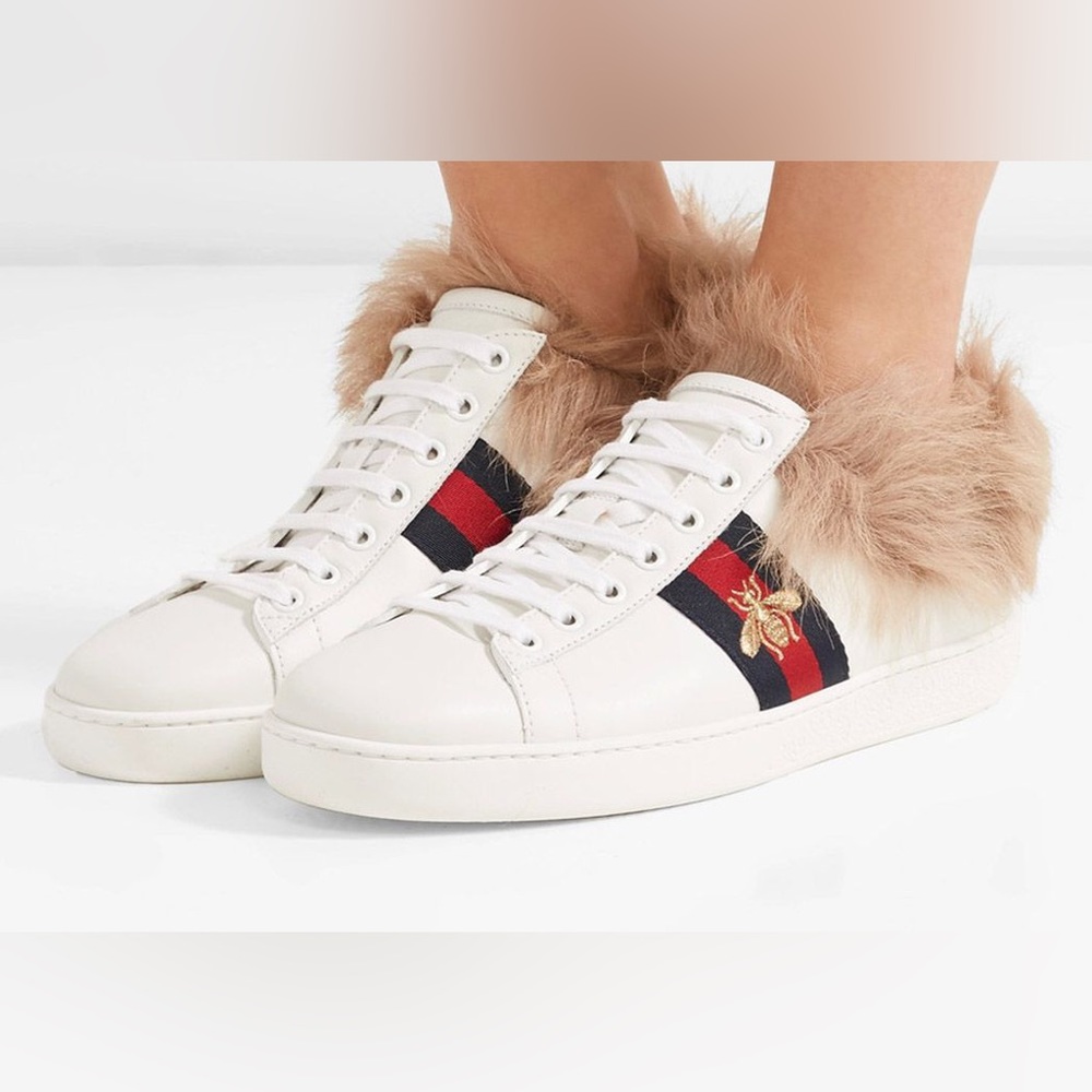 Like New Men’s Size 8 (Euro Size 41) Gucci ACE Bee Sneakers With Fur In White - Picture 1 of 14